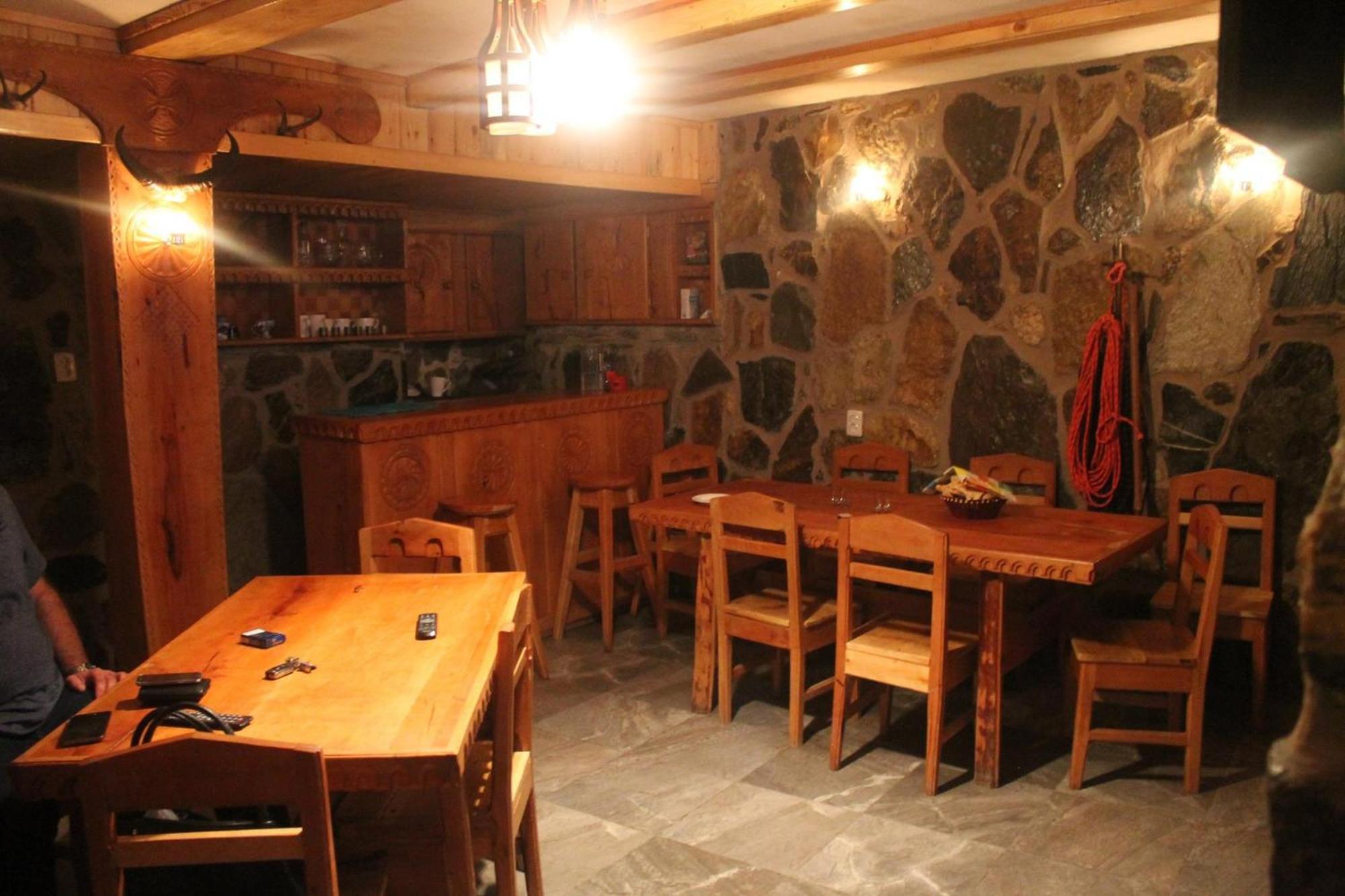 Sunny Hotel Местия Екстериор снимка