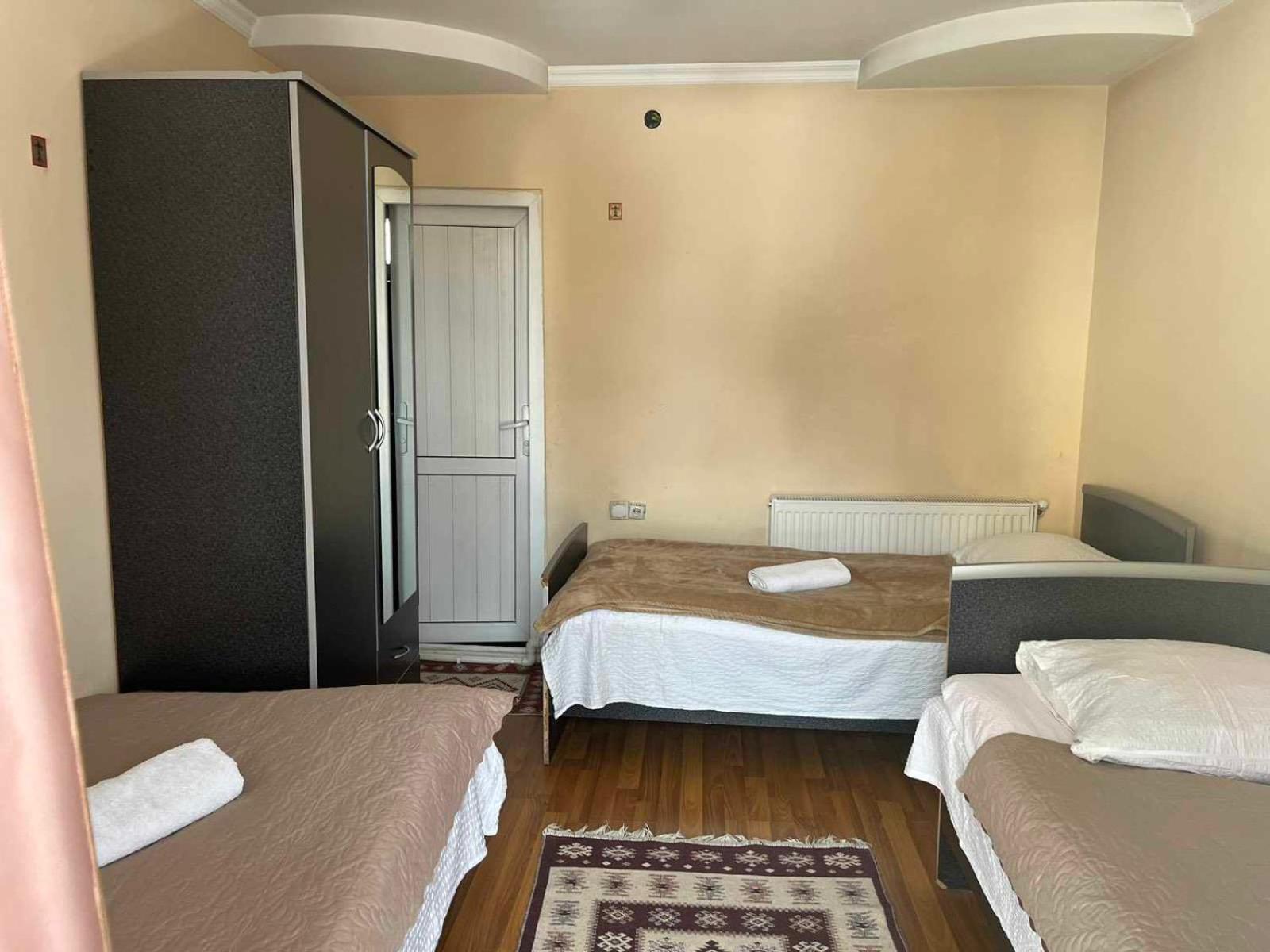 Sunny Hotel Местия Екстериор снимка