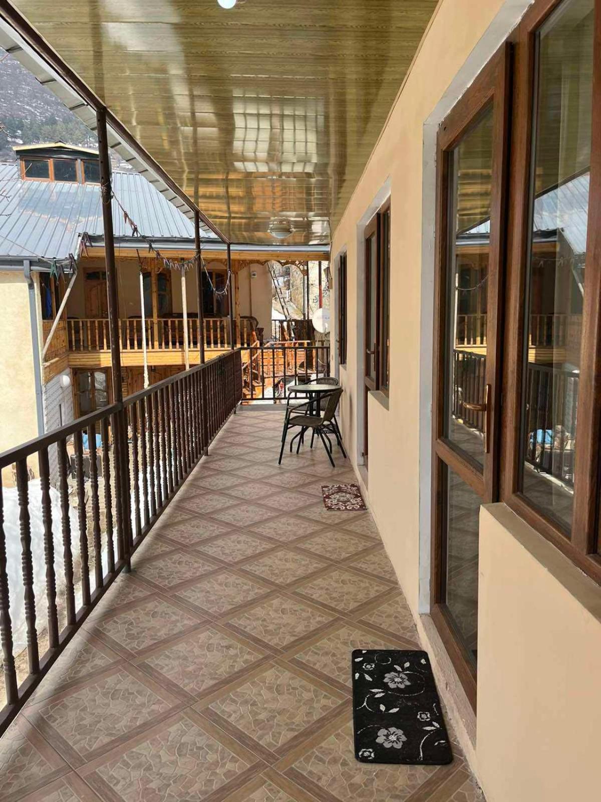 Sunny Hotel Местия Екстериор снимка